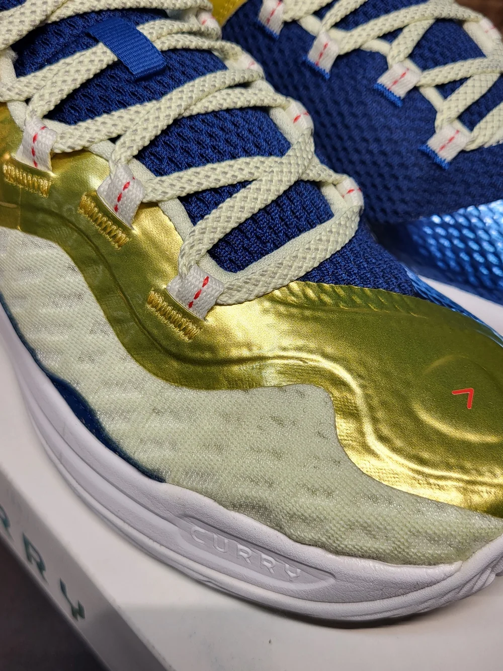 *NEW* Under Armour Steph Curry Flow 11 Blue/Gold Basketball Shoes Size 7Y